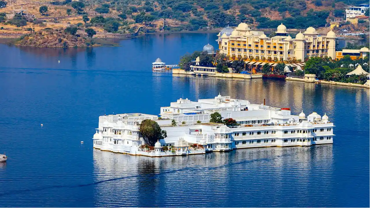 Udaipur (The City of Lakes)